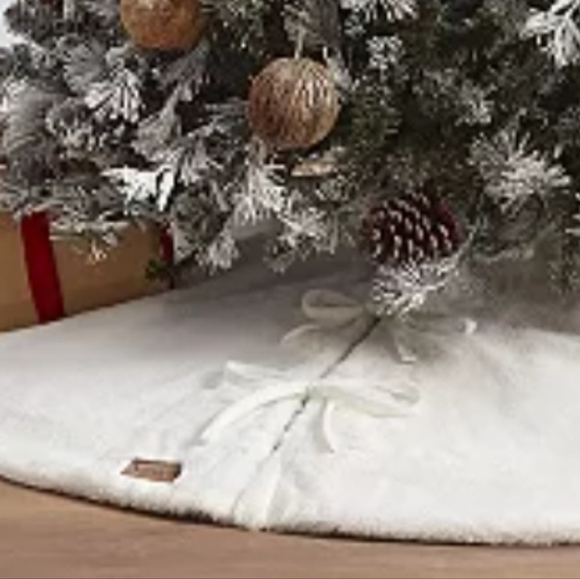 UGG Holiday Sale Nwt Koolaburra By Ugg Tree Skirt Poshmark